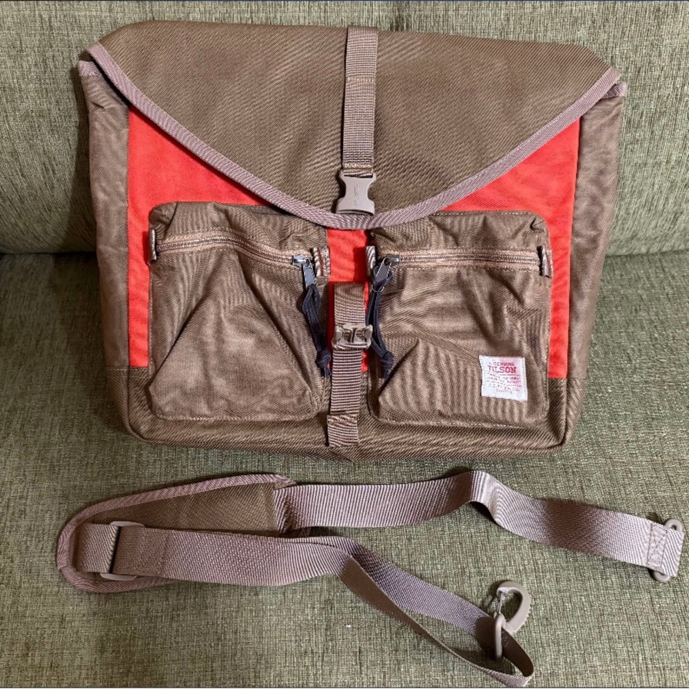 Filson Surveyor Messenger Bag NWOT